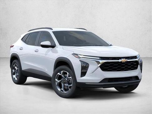 New 2026 Chevrolet Trax LT image 2