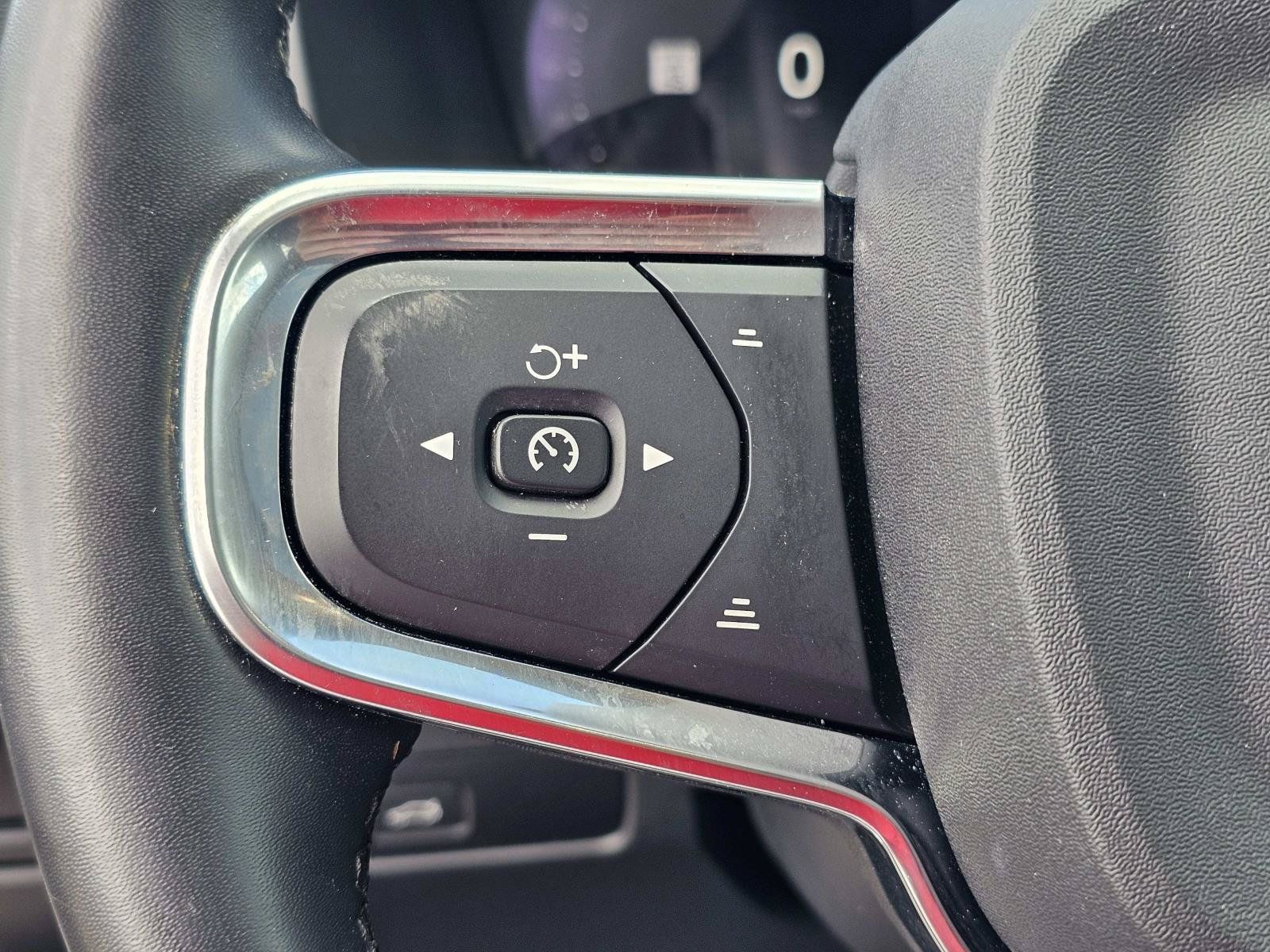 Used 2024 Volvo XC40 B5 Plus AWD/4WD image 20