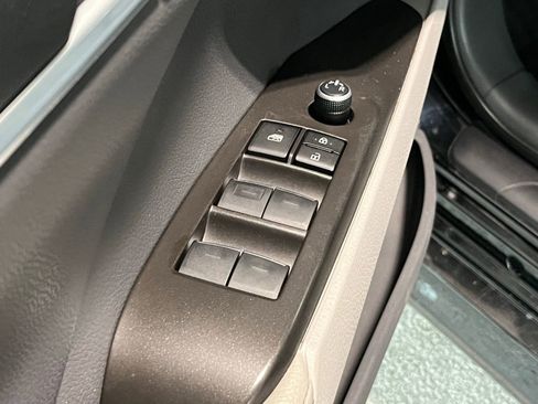 Used 2023 Toyota Camry XLE image 33