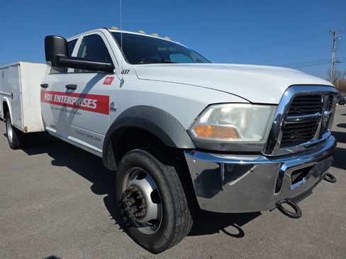 Used 2011 RAM 4500 4x4 Crew Cab w/ ST Decor Group image 3