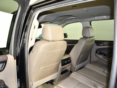 Used 2018 Chevrolet Suburban LT image 51