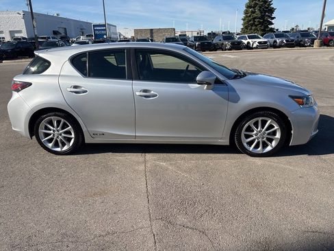 Used 2013 Lexus CT 200h image 2