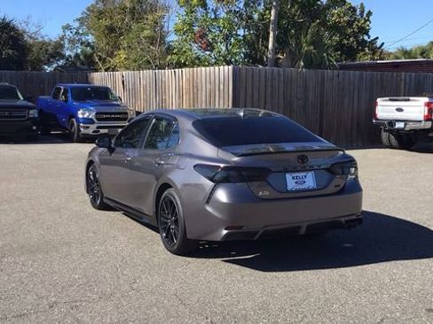 Used 2022 Toyota Camry SE image 7