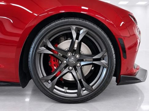 Used 2021 Chevrolet Camaro SS RWD image 16