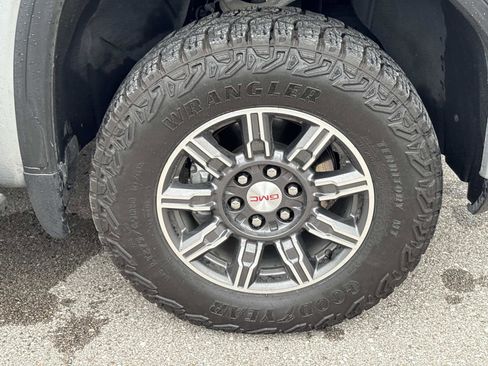 Certified 2024 GMC Sierra 1500 AT4 w/ AT4 Preferred Package AWD/4WD image 10
