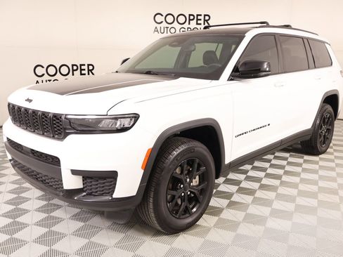Used 2024 Jeep Grand Cherokee L Laredo RWD image 10