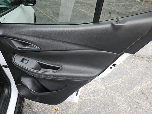 Used 2024 Buick Encore GX Sport Touring image 17