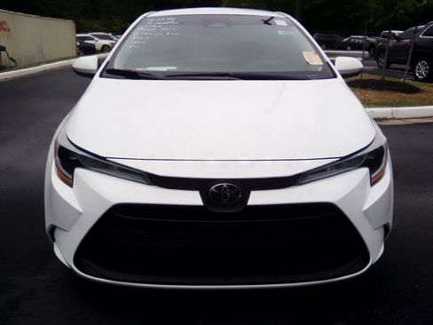 Used 2026 Toyota Corolla LE FWD image 19