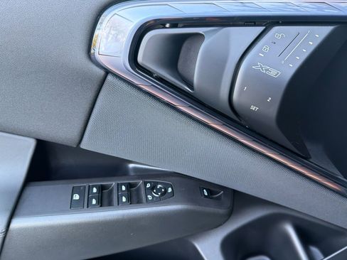 Used 2025 BMW X3 xDrive30i w/ Convenience Package image 12