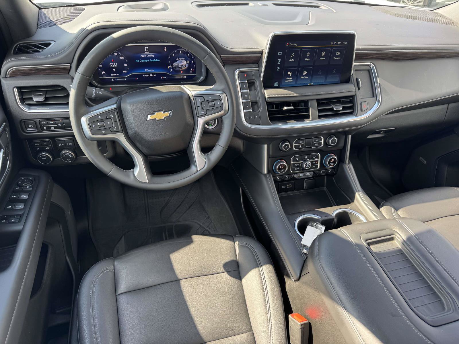 Used 2023 Chevrolet Suburban LT w/ LT Signature Plus Package AWD/4WD image 2