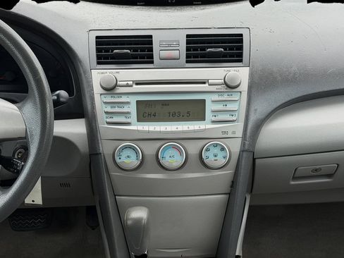 Used 2009 Toyota Camry FWD image 15
