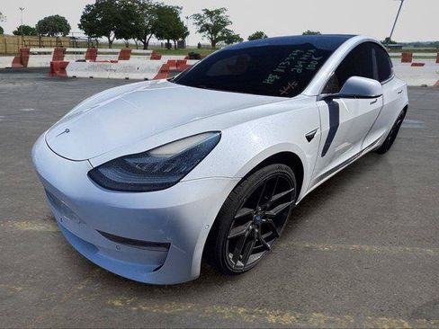 Used 2018 Tesla Model 3 Long Range RWD image 5