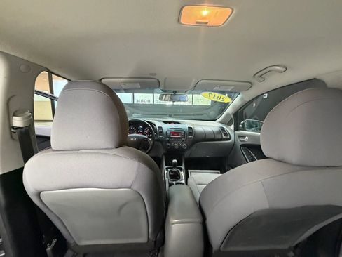 Used 2017 Kia Forte LX FWD image 27