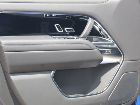 New 2025 Land Rover Range Rover Long Wheelbase SE image 21