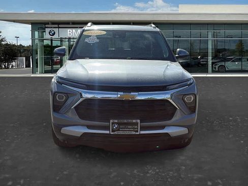 Used 2025 Chevrolet TrailBlazer LT AWD/4WD image 2