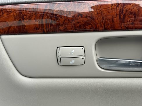 Used 2006 Cadillac DTS image 39