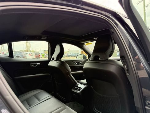 Used 2020 Volvo S60 T6 Momentum AWD/4WD image 8