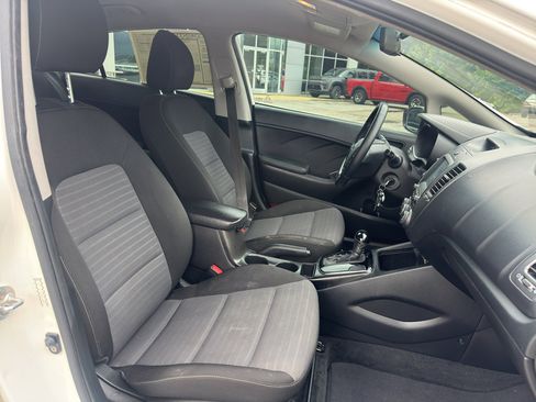Used 2017 Kia Forte S FWD image 16