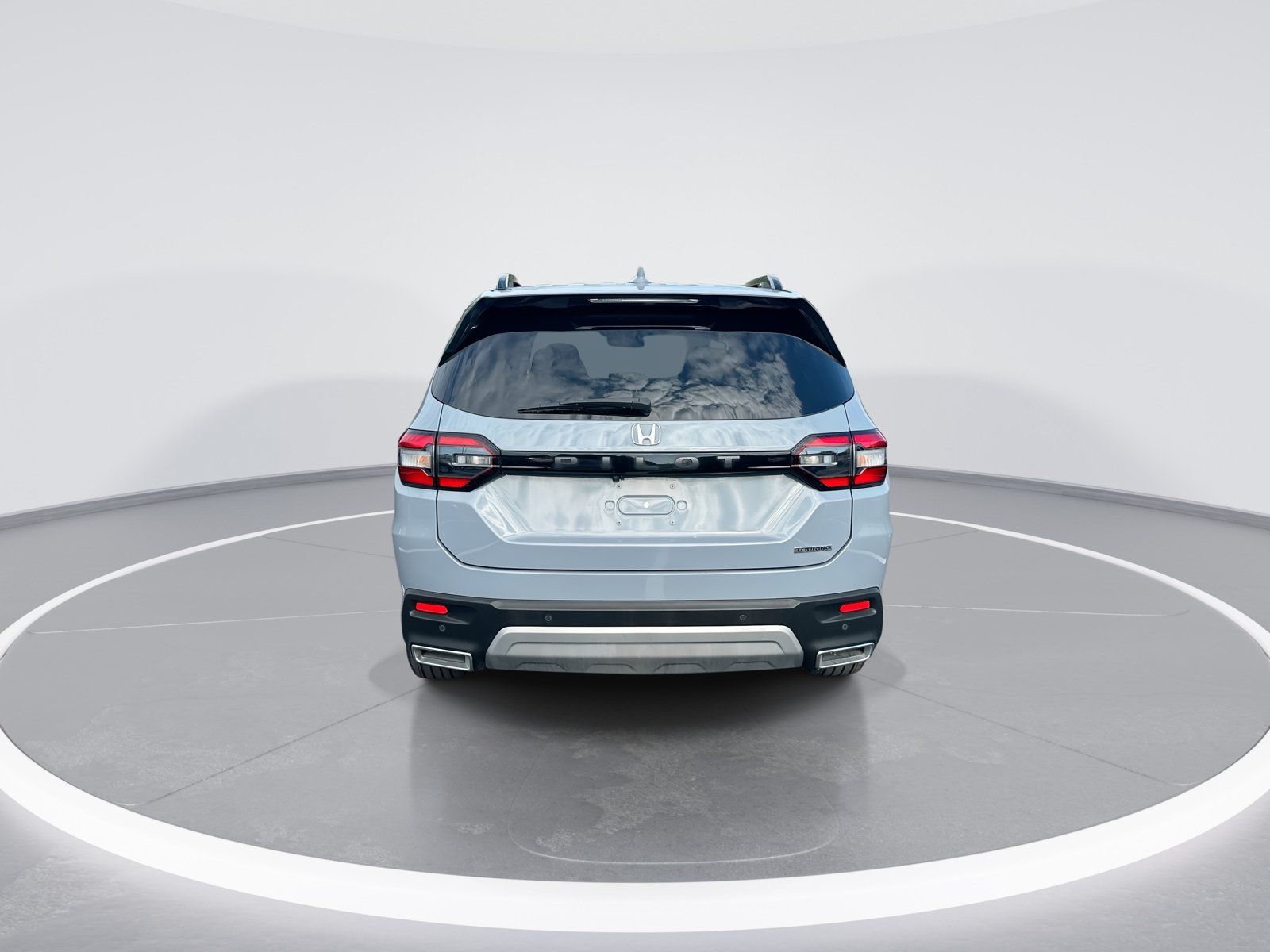Used 2025 Honda Pilot Touring image 8