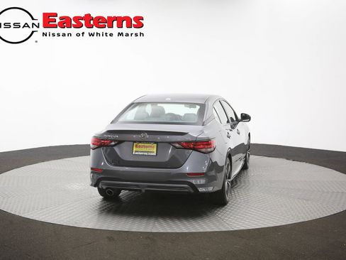 Used 2023 Nissan Sentra SR w/ SR Premium Package FWD image 39