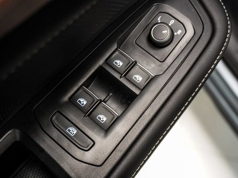 Used 2025 Volkswagen Atlas SE AWD/4WD image 27