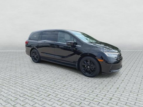 Used 2023 Honda Odyssey Sport image 2