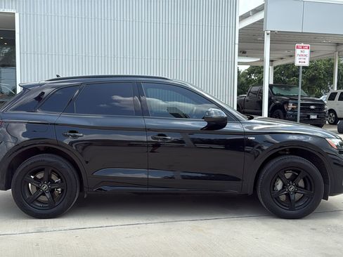 Used 2024 Audi Q5 2.0T Premium w/ Summer of Audi Package AWD/4WD image 8