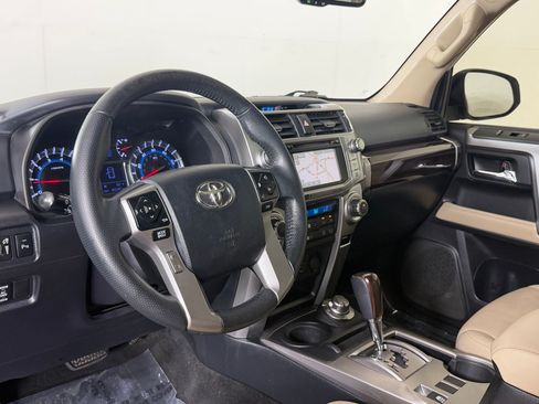 Used 2019 Toyota 4Runner Limited AWD/4WD image 4