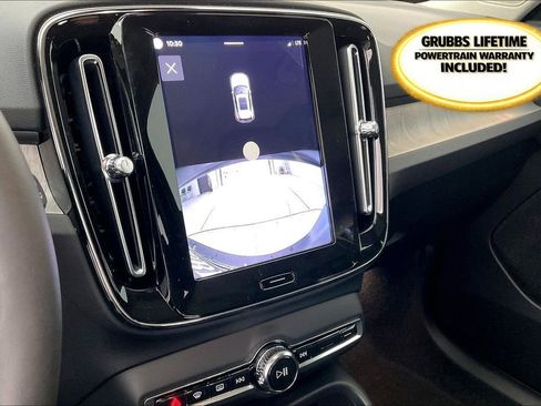 New 2026 Volvo XC40 B5 Core w/ Climate Package image 25