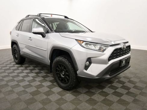 Used 2019 Toyota RAV4 XLE Premium w/ All Weather Liner Package AWD/4WD image 10