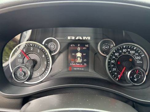 Used 2024 RAM 2500 Big Horn w/ Night Edition AWD/4WD image 20