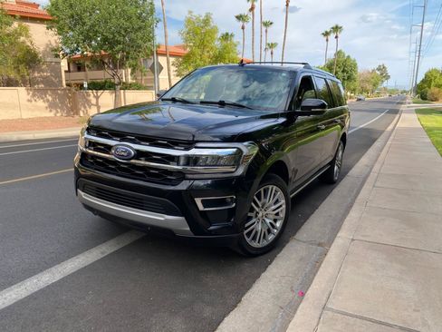 Used 2024 Ford Expedition Max Limited AWD/4WD image 4