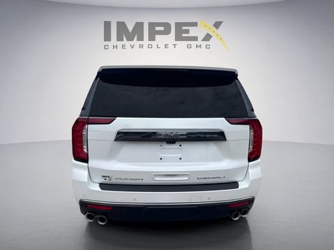 Used 2023 GMC Yukon XL Denali Ultimate AWD/4WD image 4