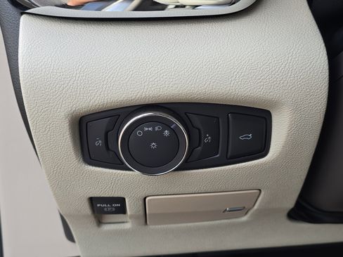 Used 2019 Lincoln Continental Select FWD image 30