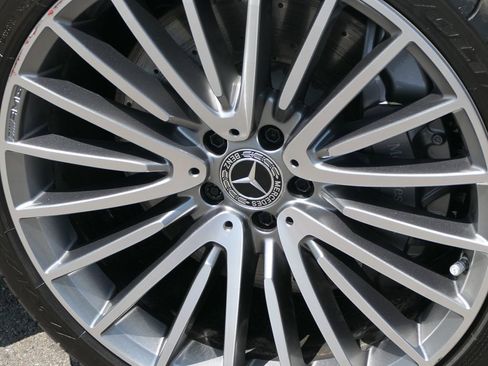 Used 2023 Mercedes-Benz S 500 4MATIC image 11
