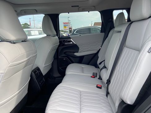 New 2026 Mitsubishi Outlander SEL AWD/4WD image 17