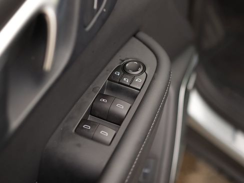 Used 2025 Buick Enclave Preferred FWD image 27