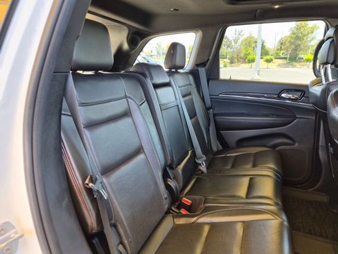 Used 2020 Jeep Grand Cherokee Trailhawk w/ Trailhawk Luxury Group AWD/4WD image 19