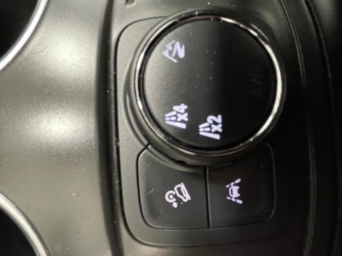 Used 2024 GMC Terrain SLE AWD/4WD image 19