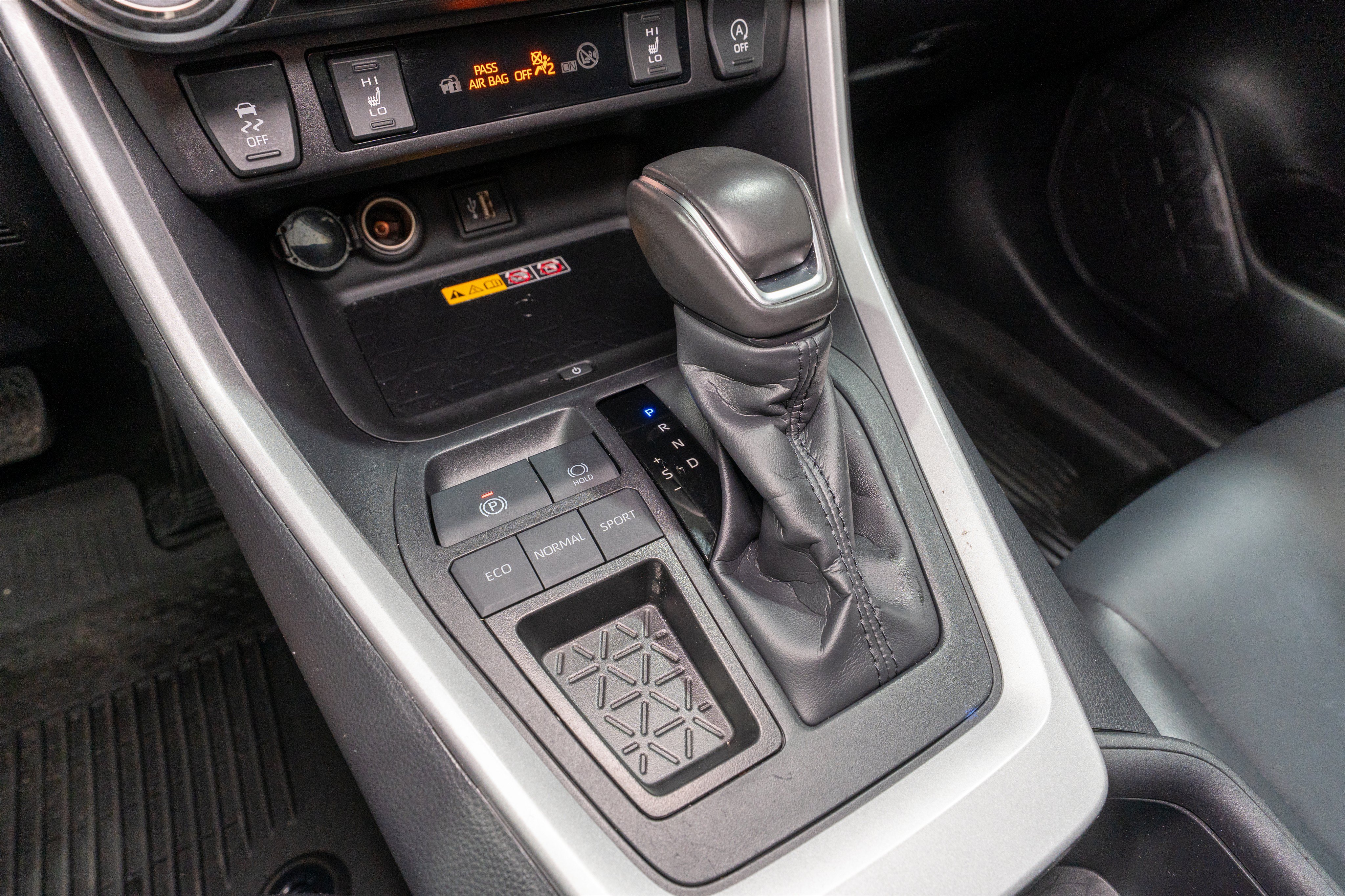 Used 2025 Toyota RAV4 XLE Premium w/ Weather Package FWD image 24