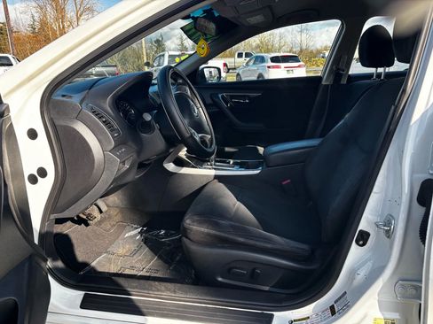 Used 2014 Nissan Altima 2.5 SV image 11