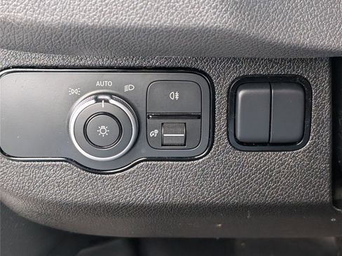 Used 2025 Mercedes-Benz Sprinter 2500 image 18