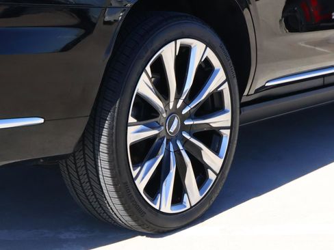 Used 2025 Cadillac Escalade Premium Luxury Platinum image 12