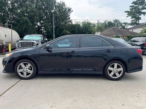 Used 2012 Toyota Camry SE FWD image 3