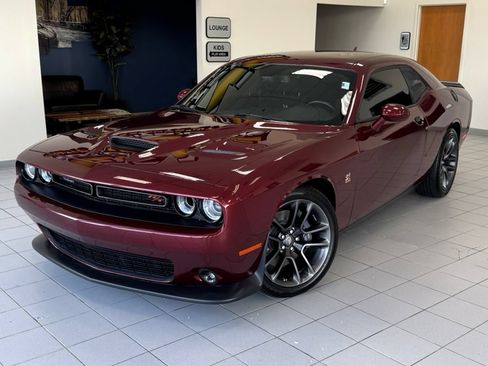 Used 2021 Dodge Challenger R/T Scat Pack w/ Driver Convenience Group RWD image 1