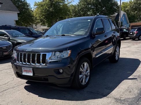 Used 2012 Jeep Grand Cherokee Laredo AWD/4WD image 2
