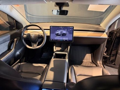 Used 2022 Tesla Model Y Long Range AWD/4WD image 7