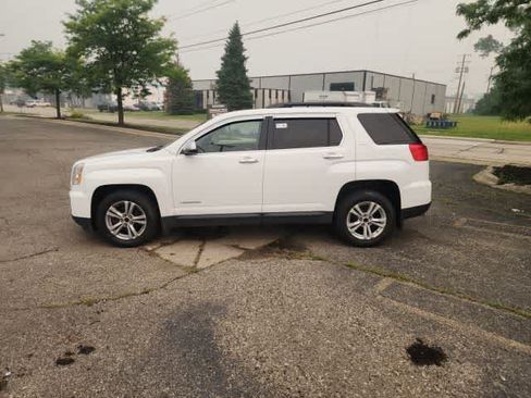 Used 2017 GMC Terrain SLE w/ Driver Alert Package I FWD image 23