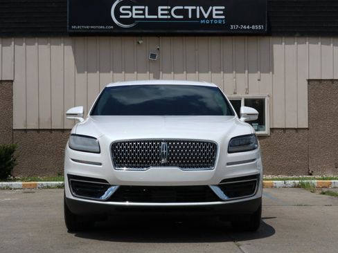 Used 2019 Lincoln Nautilus FWD image 2