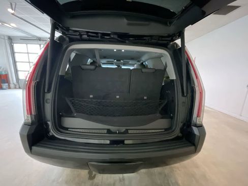 Used 2019 Cadillac Escalade Premium Luxury w/ Escalade Sport Edition image 25